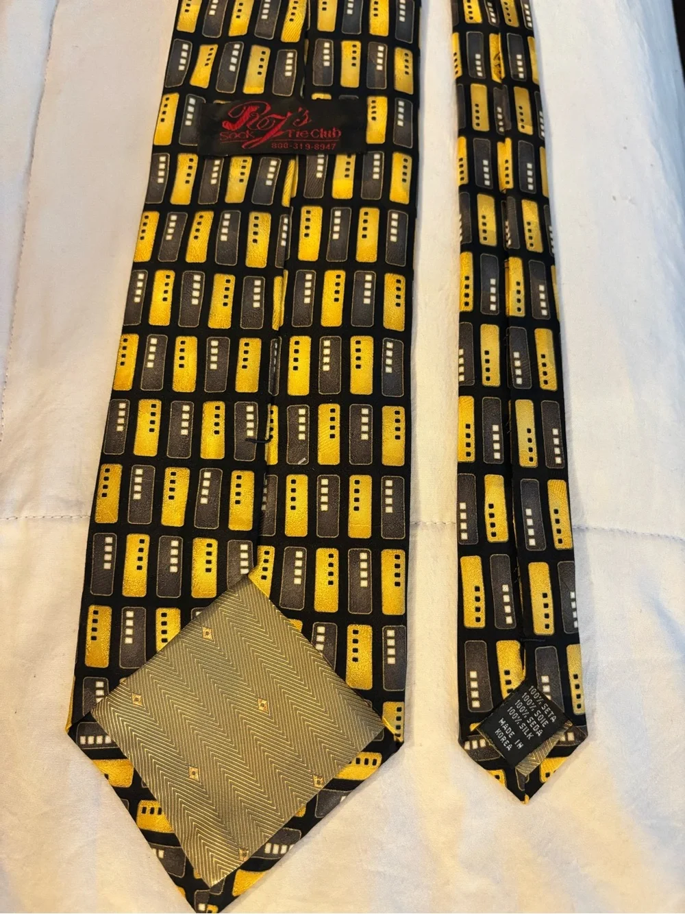 Mens Black and Yellow Patterned Silk Tie